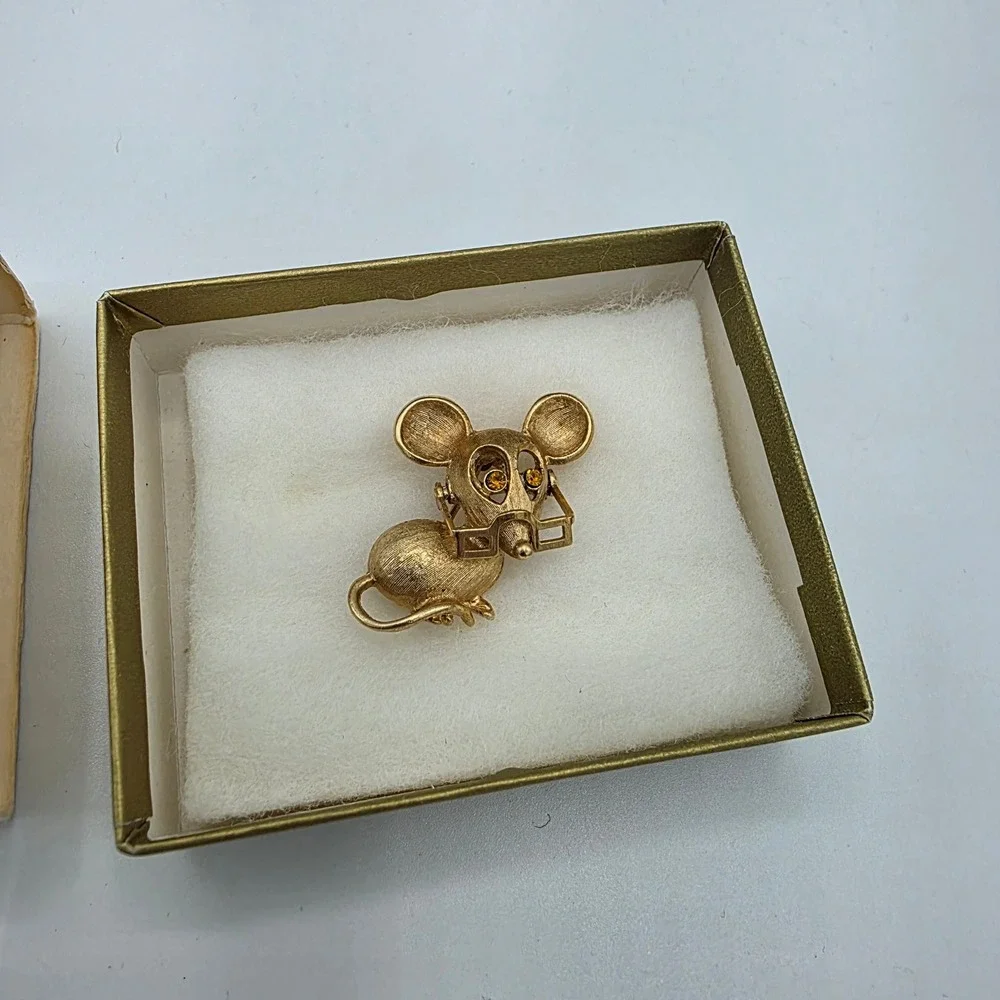 Avon Womens Spectacular Mouse Pin Glasses Amber Eyes Vintage 1973 Gold OS